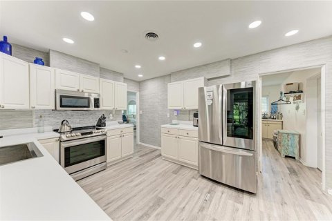 Villa ou maison à louer à Sarasota, Floride: 3 chambres, 182.46 m2 № 2391101 - photo 15