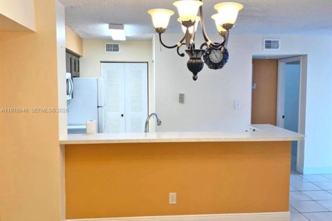 Copropriété à vendre à Hollywood, Floride: 2 chambres, 98.48 m2 № 2041716 - photo 2