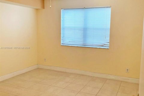 Copropriété à vendre à Hollywood, Floride: 2 chambres, 98.48 m2 № 2041716 - photo 8