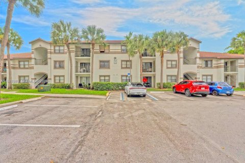 Copropriété à vendre à Hollywood, Floride: 2 chambres, 98.48 m2 № 2041716 - photo 11