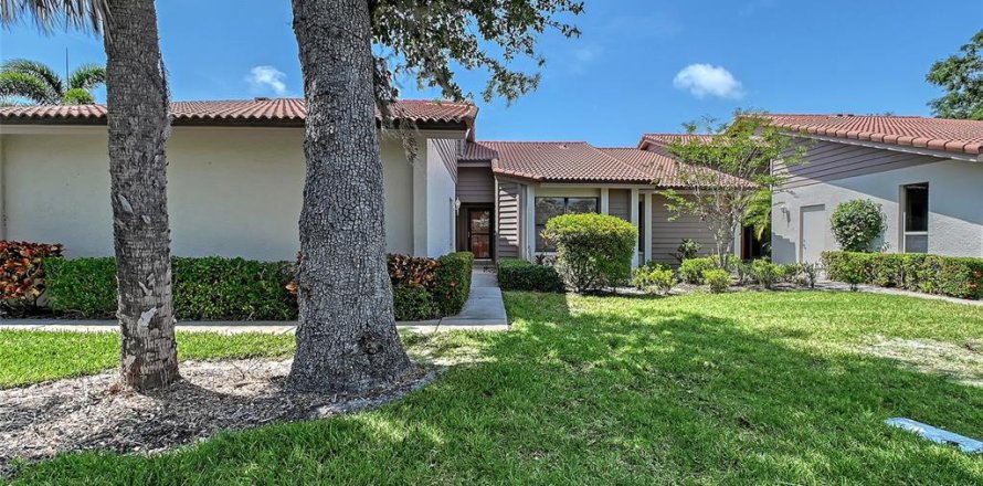 House in Sarasota, Florida 2 bedrooms, 171.5 sq.m. № 1687076