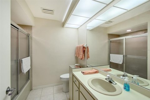 House in Sarasota, Florida 2 bedrooms, 171.5 sq.m. № 1687076 - photo 14