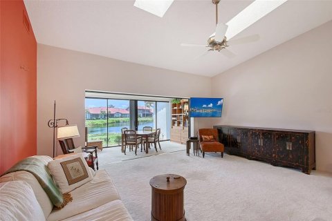 House in Sarasota, Florida 2 bedrooms, 171.5 sq.m. № 1687076 - photo 3