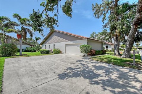 House in Sarasota, Florida 2 bedrooms, 171.5 sq.m. № 1687076 - photo 18