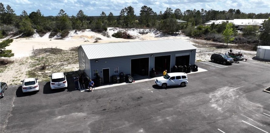Propiedad comercial en Pomona Park, Florida 41.81 m2 № 2106220