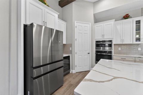 House in Brandon, Florida 5 bedrooms, 437.48 sq.m. № 2095675 - photo 21
