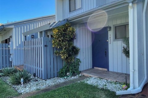 Townhouse in Hollywood, Florida 2 bedrooms, 106.84 sq.m. № 2005196 - photo 2