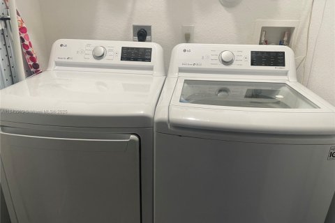 Adosado en venta en Davie, Florida, 3 dormitorios, 157.56 m2 № 1940564 - foto 7