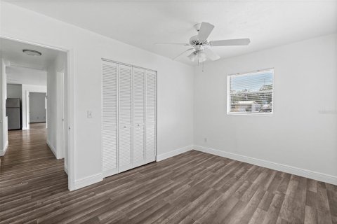 House in Titusville, Florida 4 bedrooms, 126.35 sq.m. № 1652109 - photo 11