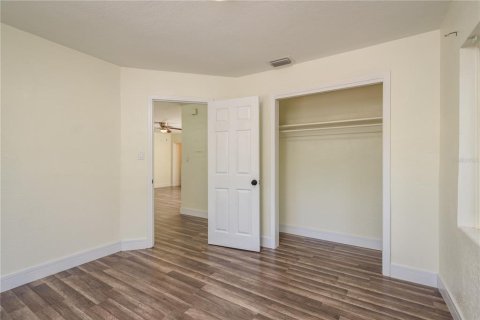Casa en venta en Tampa, Florida, 4 dormitorios, 134.89 m2 № 1735312 - foto 6