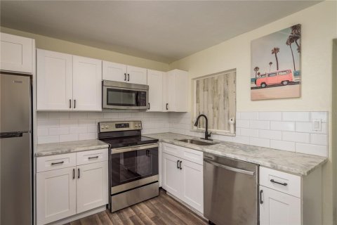 Casa en venta en Tampa, Florida, 4 dormitorios, 134.89 m2 № 1735312 - foto 2