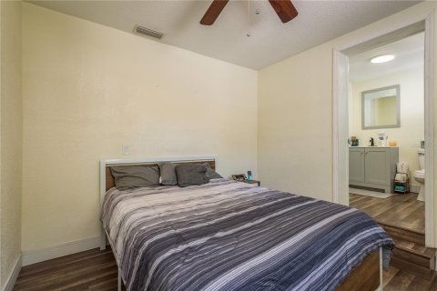 Casa en venta en Tampa, Florida, 4 dormitorios, 134.89 m2 № 1735312 - foto 11