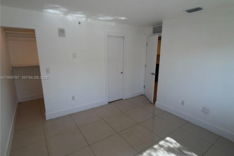 Apartment in Miami, Florida 2 bedrooms, 51.1 sq.m. № 2031730 - photo 9