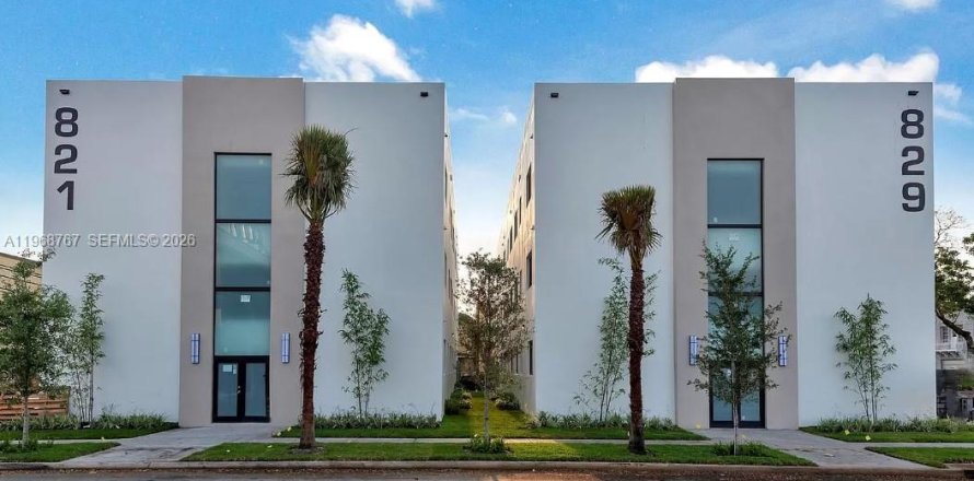 Apartment in Miami, Florida 2 bedrooms, 51.1 sq.m. № 2031730