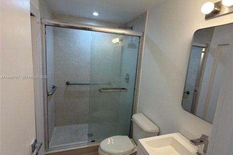 Apartment in Miami, Florida 2 bedrooms, 51.1 sq.m. № 2031730 - photo 4