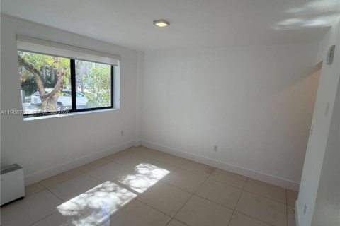 Apartment in Miami, Florida 2 bedrooms, 51.1 sq.m. № 2031730 - photo 8