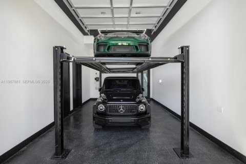 Casa en venta en Miami, Florida, 5 dormitorios, 391.12 m2 № 2057335 - foto 16