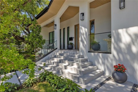 Casa en venta en Miami, Florida, 5 dormitorios, 391.12 m2 № 2057335 - foto 15