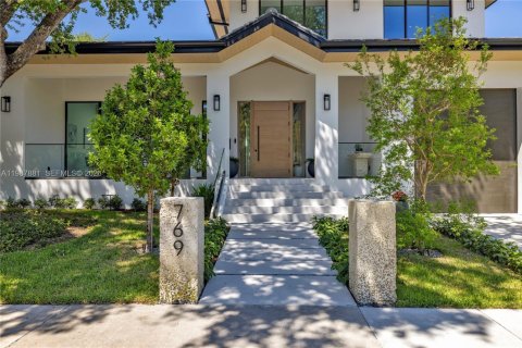 Casa en venta en Miami, Florida, 5 dormitorios, 391.12 m2 № 2057335 - foto 14