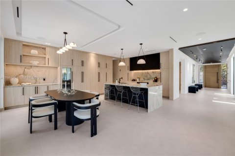 Casa en venta en Miami, Florida, 5 dormitorios, 391.12 m2 № 2057335 - foto 24