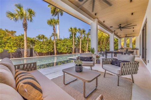 Casa en venta en Miami, Florida, 5 dormitorios, 391.12 m2 № 2057335 - foto 5