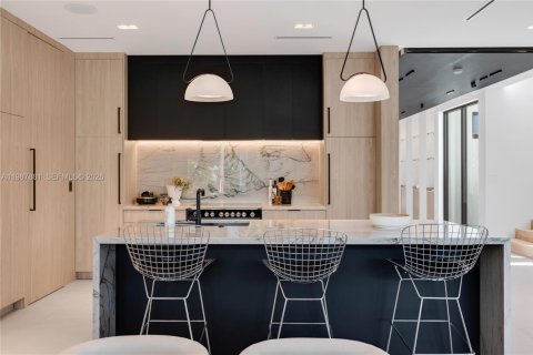 Casa en venta en Miami, Florida, 5 dormitorios, 391.12 m2 № 2057335 - foto 27