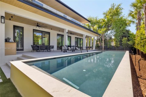 Casa en venta en Miami, Florida, 5 dormitorios, 391.12 m2 № 2057335 - foto 11