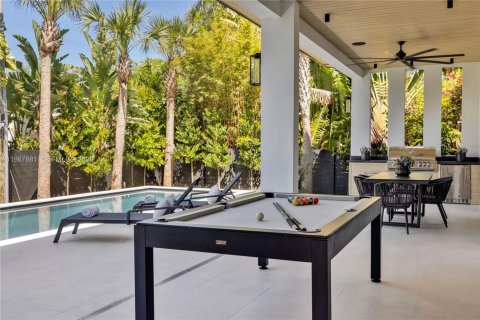 Casa en venta en Miami, Florida, 5 dormitorios, 391.12 m2 № 2057335 - foto 21