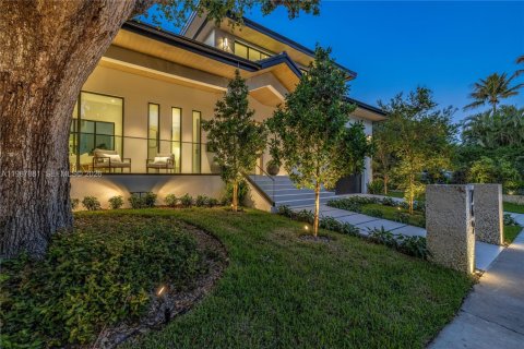Casa en venta en Miami, Florida, 5 dormitorios, 391.12 m2 № 2057335 - foto 12