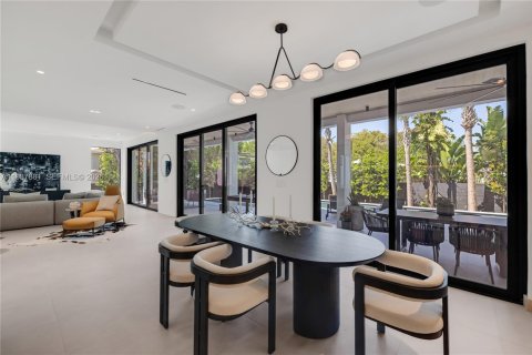 Casa en venta en Miami, Florida, 5 dormitorios, 391.12 m2 № 2057335 - foto 7