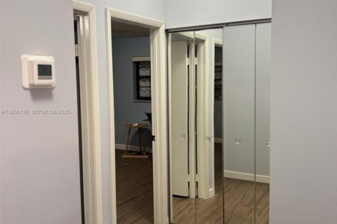 Townhouse in Hialeah, Florida 4 bedrooms, 159.79 sq.m. № 1994793 - photo 14