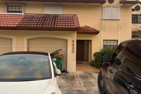 Townhouse in Hialeah, Florida 4 bedrooms, 159.79 sq.m. № 1994793 - photo 3