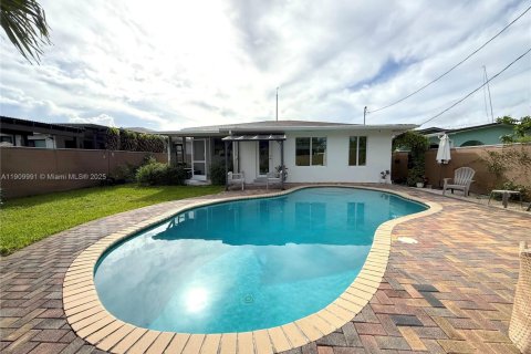 Villa ou maison à vendre à Miami, Floride: 3 chambres, 139.17 m2 № 1966239 - photo 17