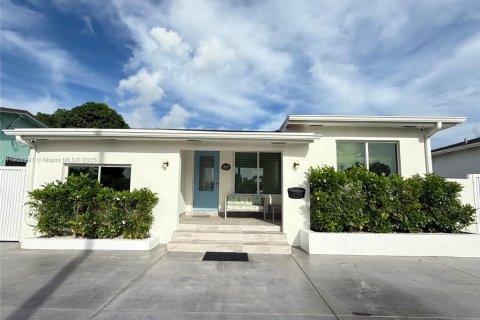 Villa ou maison à vendre à Miami, Floride: 3 chambres, 139.17 m2 № 1966239 - photo 19