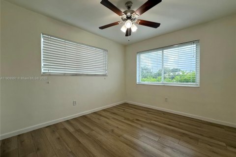 Villa ou maison à vendre à Miami, Floride: 3 chambres, 139.17 m2 № 1966239 - photo 11