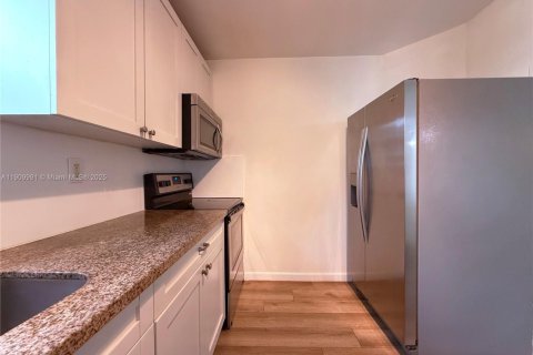 Villa ou maison à vendre à Miami, Floride: 3 chambres, 139.17 m2 № 1966239 - photo 6