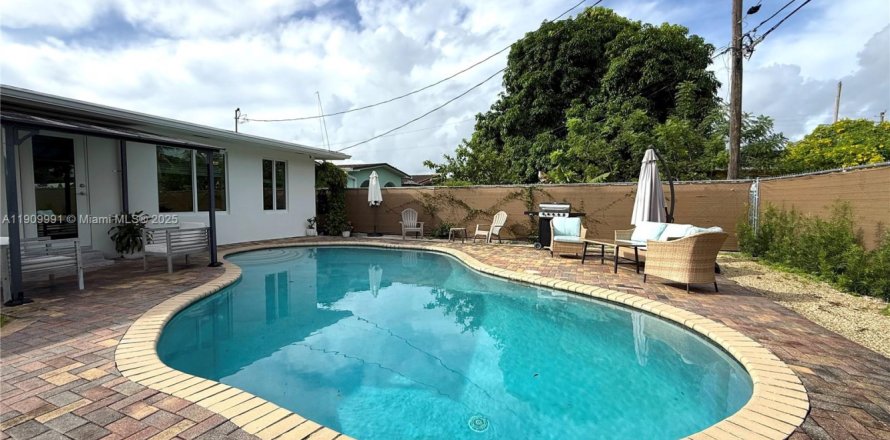 Villa ou maison à Miami, Floride 3 chambres, 139.17 m2 № 1966239