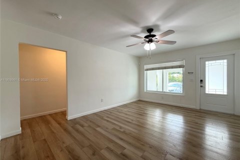 Villa ou maison à vendre à Miami, Floride: 3 chambres, 139.17 m2 № 1966239 - photo 9