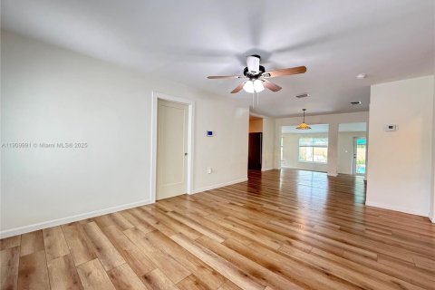 Villa ou maison à vendre à Miami, Floride: 3 chambres, 139.17 m2 № 1966239 - photo 3