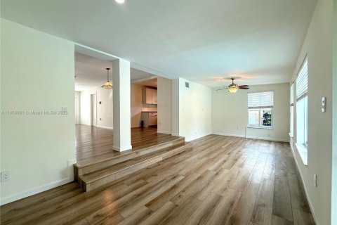 Villa ou maison à vendre à Miami, Floride: 3 chambres, 139.17 m2 № 1966239 - photo 8