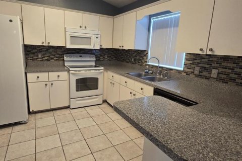 House in Belleview, Florida 4 bedrooms, 182.92 sq.m. № 2393511 - photo 10