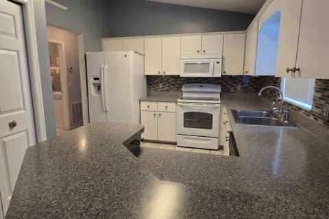 House in Belleview, Florida 4 bedrooms, 182.92 sq.m. № 2393511 - photo 11
