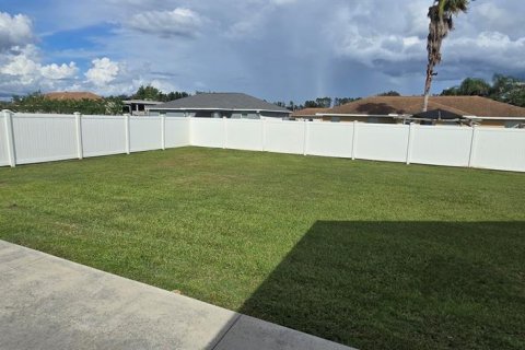 House in Belleview, Florida 4 bedrooms, 182.92 sq.m. № 2393511 - photo 4