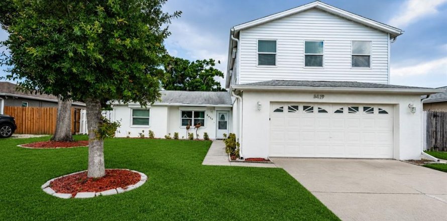 Villa ou maison à Largo, Floride 5 chambres, 229.19 m2 № 2149864