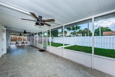 Villa ou maison à vendre à Largo, Floride: 5 chambres, 229.19 m2 № 2149864 - photo 4