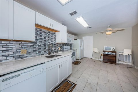 Villa ou maison à vendre à Largo, Floride: 5 chambres, 229.19 m2 № 2149864 - photo 14