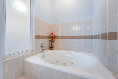 Villa ou maison à vendre à Largo, Floride: 5 chambres, 229.19 m2 № 2149864 - photo 23