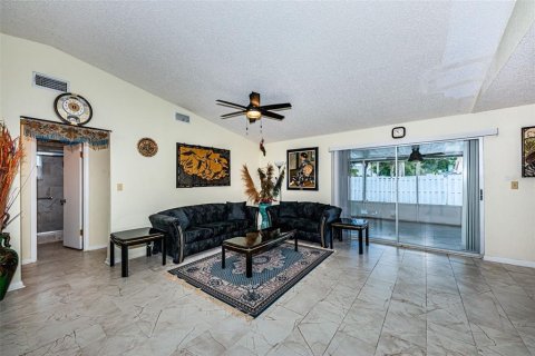 Villa ou maison à vendre à Largo, Floride: 5 chambres, 229.19 m2 № 2149864 - photo 11