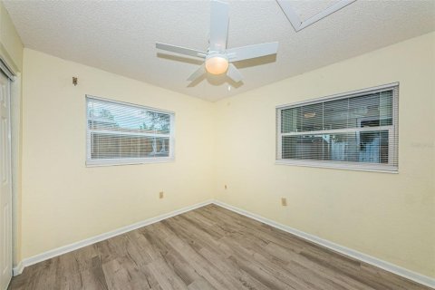 Villa ou maison à vendre à Largo, Floride: 5 chambres, 229.19 m2 № 2149864 - photo 18