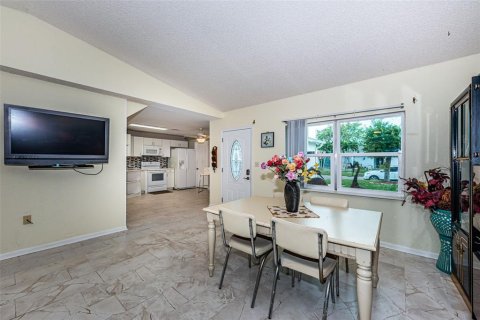Villa ou maison à vendre à Largo, Floride: 5 chambres, 229.19 m2 № 2149864 - photo 9